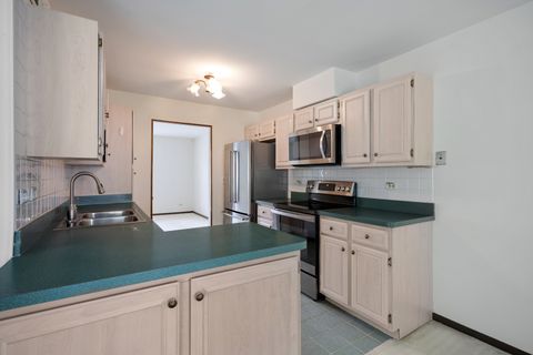 Tiny photo for 1525 Yale Court #1525, Elk Grove Village, IL 60007 (MLS # 12694877)