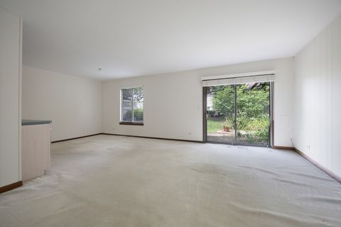Tiny photo for 1525 Yale Court #1525, Elk Grove Village, IL 60007 (MLS # 12694877)