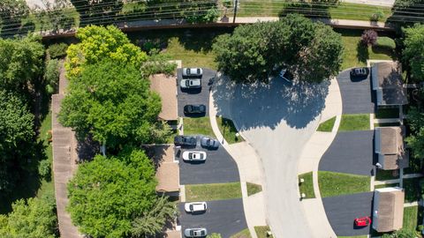 Tiny photo for 1525 Yale Court #1525, Elk Grove Village, IL 60007 (MLS # 12694877)