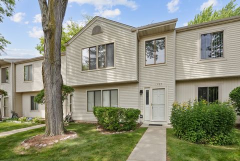 Tiny photo for 1525 Yale Court #1525, Elk Grove Village, IL 60007 (MLS # 12694877)
