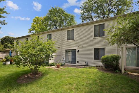 Tiny photo for 1525 Yale Court #1525, Elk Grove Village, IL 60007 (MLS # 12694877)
