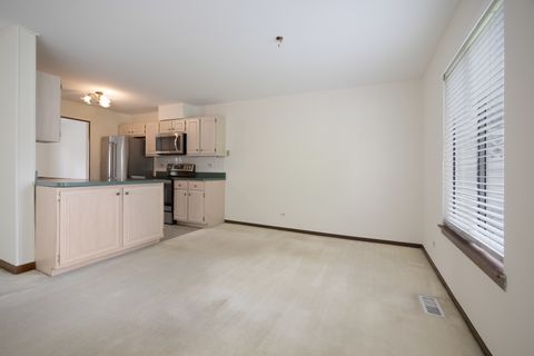 Tiny photo for 1525 Yale Court #1525, Elk Grove Village, IL 60007 (MLS # 12694877)