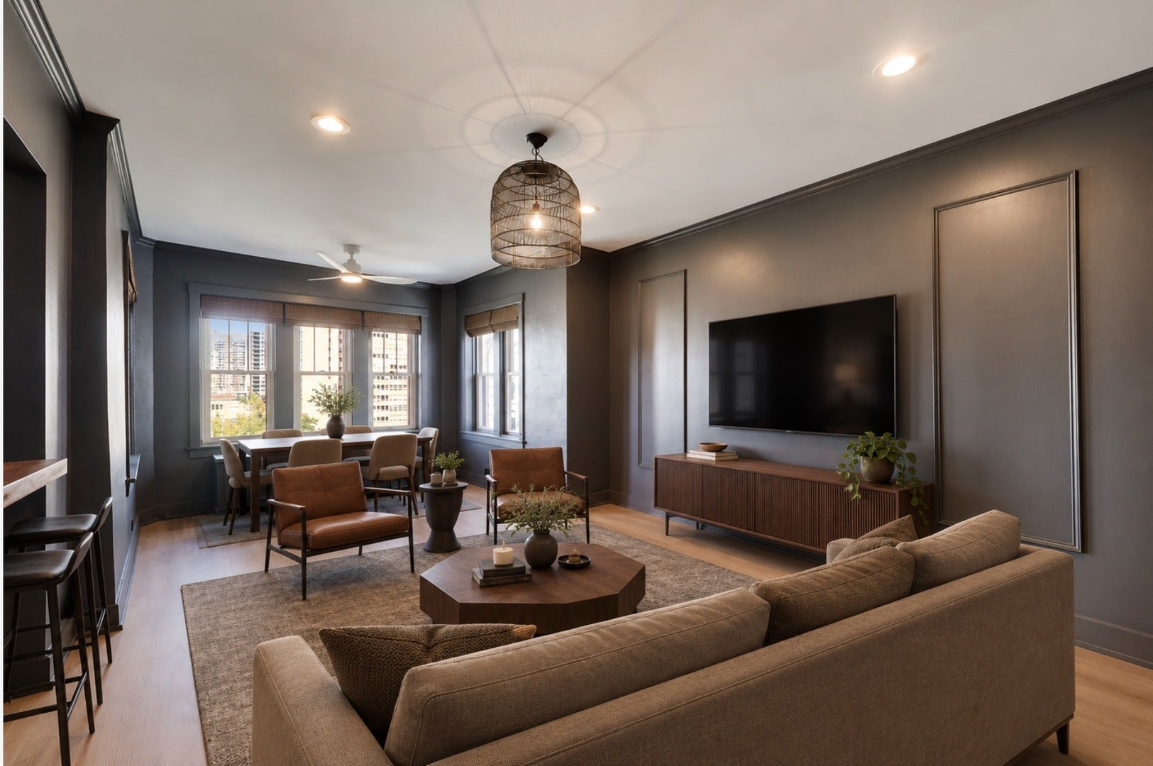 647 W SHERIDAN Road 7A