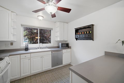 Tiny photo for 951 Manchester Circle #951, Schaumburg, IL 60193 (MLS # 12723669)