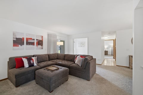 Tiny photo for 951 Manchester Circle #951, Schaumburg, IL 60193 (MLS # 12723669)