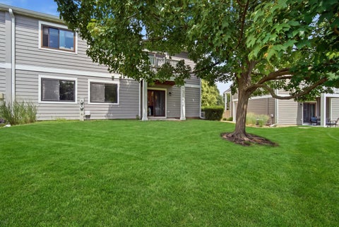 Tiny photo for 951 Manchester Circle #951, Schaumburg, IL 60193 (MLS # 12723669)
