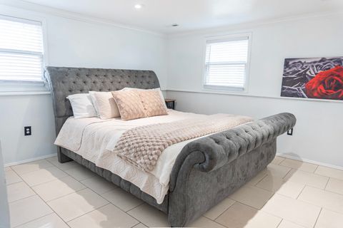 Tiny photo for 213 N Idlewild Avenue, Mundelein, IL 60060 (MLS # 12575629)