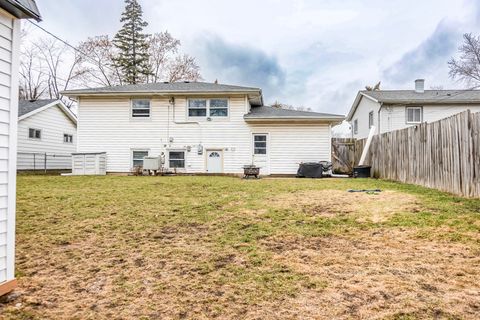 Tiny photo for 213 N Idlewild Avenue, Mundelein, IL 60060 (MLS # 12575629)