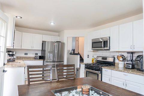 Tiny photo for 213 N Idlewild Avenue, Mundelein, IL 60060 (MLS # 12575629)