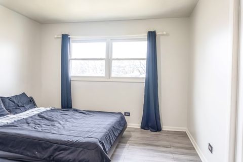 Tiny photo for 213 N Idlewild Avenue, Mundelein, IL 60060 (MLS # 12575629)