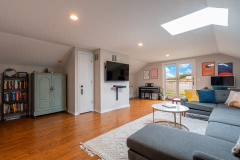 Tiny photo for 3248 N Seminary Avenue #3, Chicago, IL 60657 (MLS # 12725178)