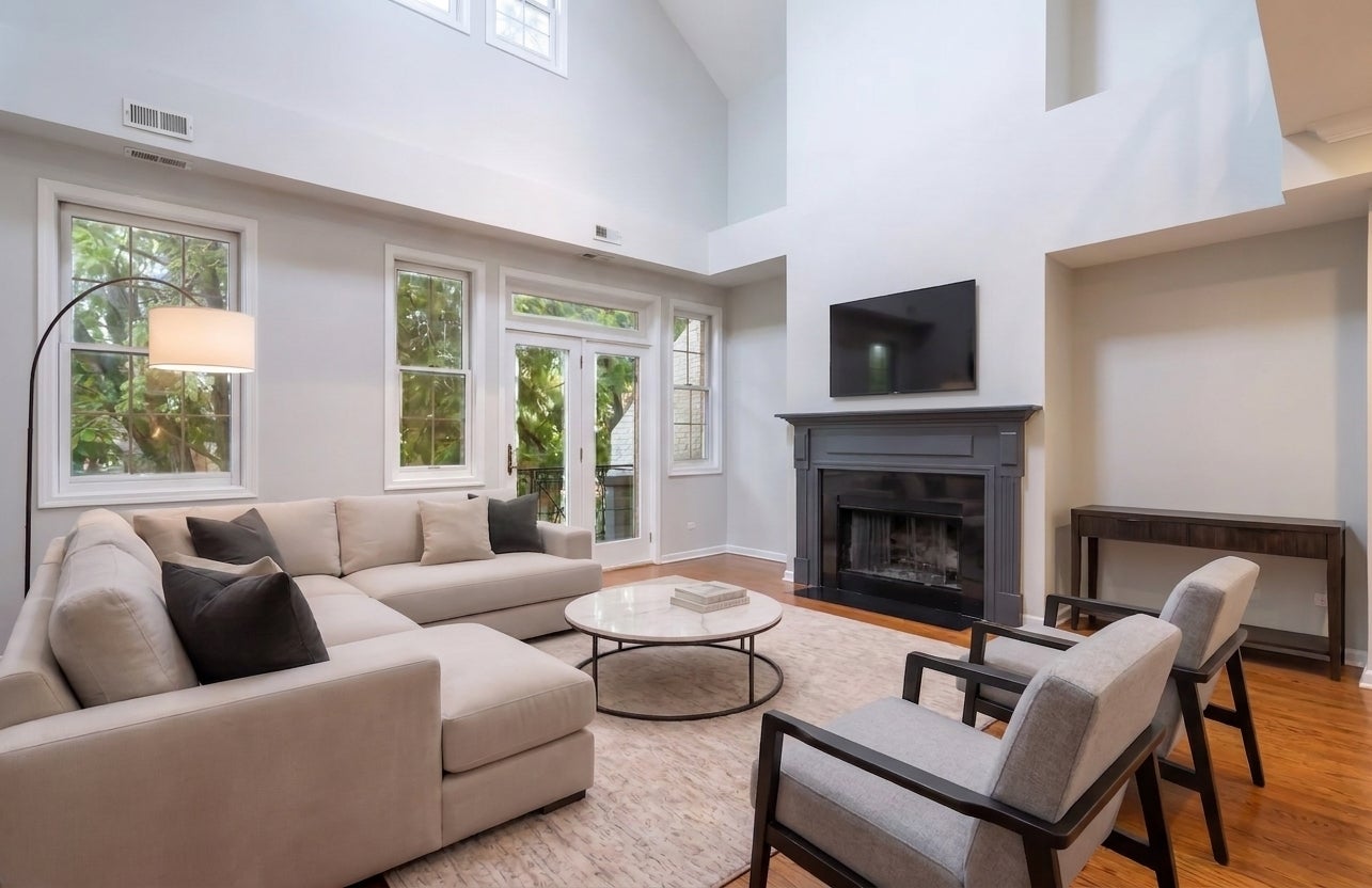 3248 N Seminary Avenue 3