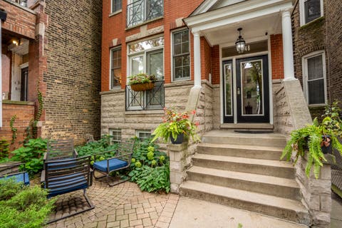 Tiny photo for 3248 N Seminary Avenue #3, Chicago, IL 60657 (MLS # 12725178)