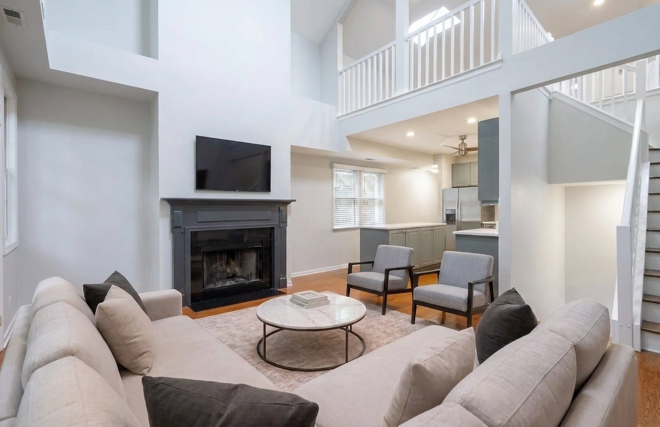 3248 N Seminary Avenue 3