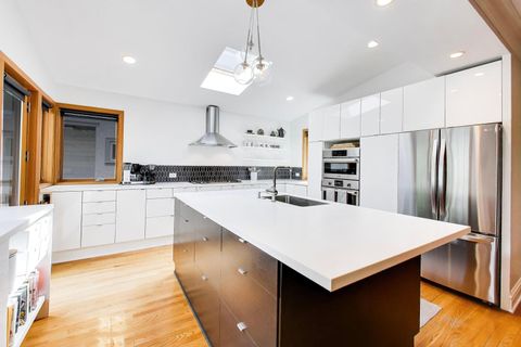 Tiny photo for 820 N Grove Avenue, Oak Park, IL 60302 (MLS # 12617122)