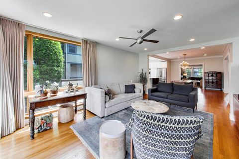 Tiny photo for 820 N Grove Avenue, Oak Park, IL 60302 (MLS # 12617122)