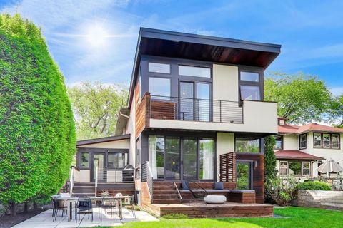 Tiny photo for 820 N Grove Avenue, Oak Park, IL 60302 (MLS # 12617122)