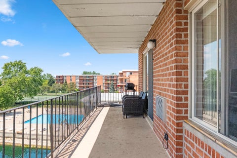 Tiny photo for 16 E Old Willow Road #424S, Prospect Heights, IL 60070 (MLS # 12665071)