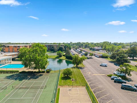 Tiny photo for 16 E Old Willow Road #424S, Prospect Heights, IL 60070 (MLS # 12665071)