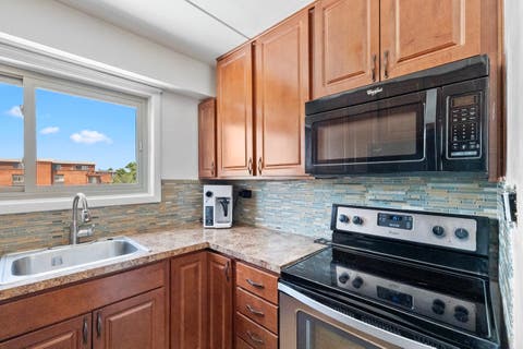 Tiny photo for 16 E Old Willow Road #424S, Prospect Heights, IL 60070 (MLS # 12665071)