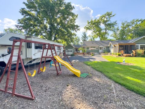 Tiny photo for 1219 Golf Lane, Wheaton, IL 60189 (MLS # 12467706)