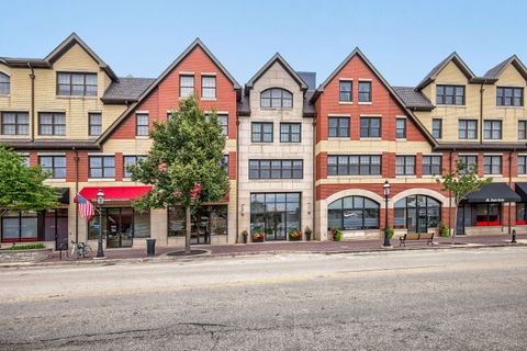 Tiny photo for 10 E Burlington Street #3B, Riverside, IL 60546 (MLS # 12701648)