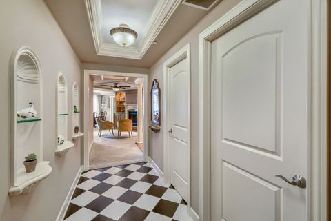Tiny photo for 10 E Burlington Street #3B, Riverside, IL 60546 (MLS # 12701648)