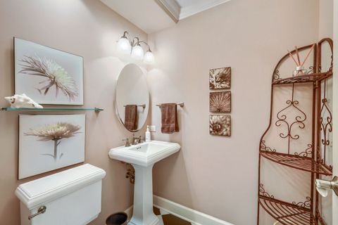 Tiny photo for 10 E Burlington Street #3B, Riverside, IL 60546 (MLS # 12701648)