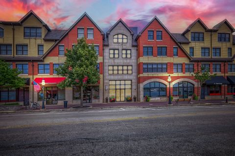 Tiny photo for 10 E Burlington Street #3B, Riverside, IL 60546 (MLS # 12701648)
