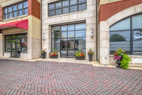 Photo of 10 E Burlington Street #3B, Riverside, IL 60546 (MLS # 12701648)