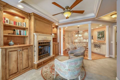 Tiny photo for 10 E Burlington Street #3B, Riverside, IL 60546 (MLS # 12701648)