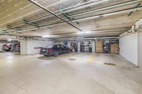 Tiny photo for 10 E Burlington Street #3B, Riverside, IL 60546 (MLS # 12701648)