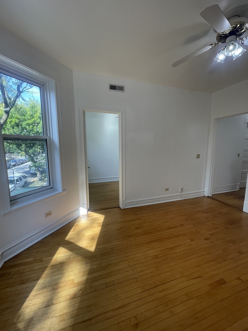 Chicago, Illinois 60608, United States, 2 Bedrooms Bedrooms, ,1 BathroomBathrooms,Residential,Active,225416