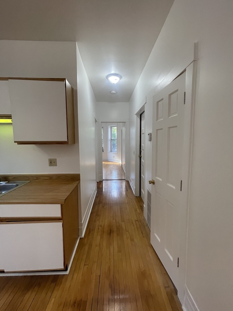 Chicago, Illinois 60608, United States, 2 Bedrooms Bedrooms, ,1 BathroomBathrooms,Residential,Active,225416