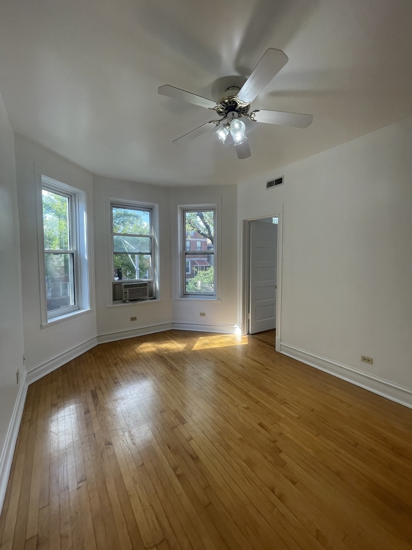 Chicago, Illinois 60608, United States, 2 Bedrooms Bedrooms, ,1 BathroomBathrooms,Residential,Active,225416