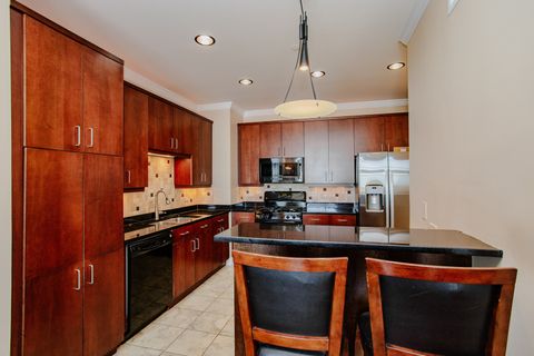 Tiny photo for 40 Prairie Park Drive #707, Wheeling, IL 60090 (MLS # 12523385)