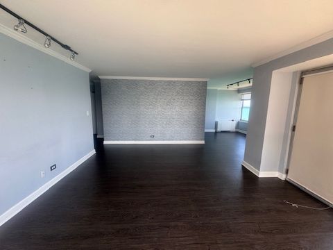 Tiny photo for 6157 N Sheridan Road #5G, Chicago, IL 60660 (MLS # 12458680)