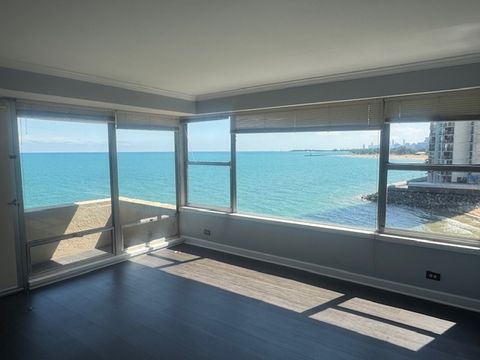 Tiny photo for 6157 N Sheridan Road #5G, Chicago, IL 60660 (MLS # 12458680)