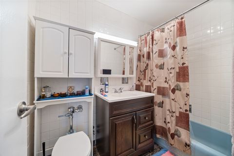 Tiny photo for 6157 N Sheridan Road #5G, Chicago, IL 60660 (MLS # 12458680)