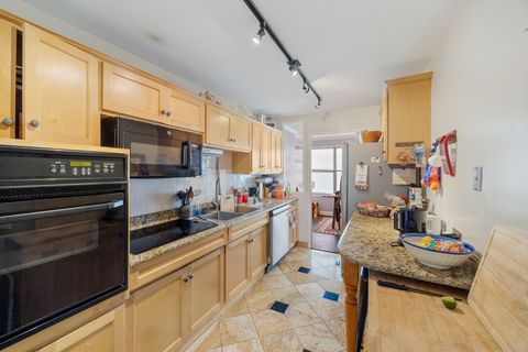 Tiny photo for 6157 N Sheridan Road #5G, Chicago, IL 60660 (MLS # 12458680)