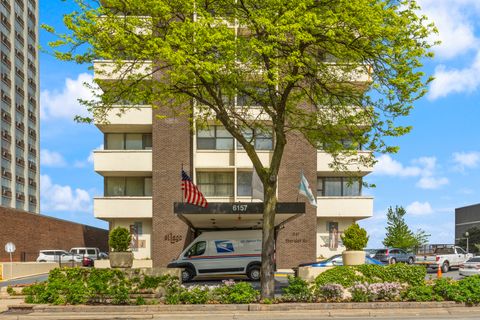 Tiny photo for 6157 N Sheridan Road #5G, Chicago, IL 60660 (MLS # 12458680)