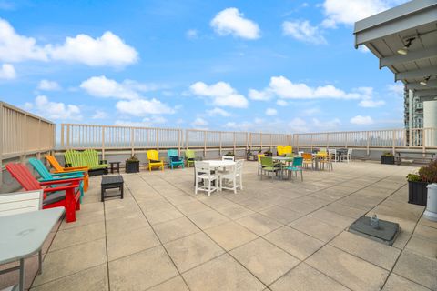 Tiny photo for 6157 N Sheridan Road #5G, Chicago, IL 60660 (MLS # 12458680)