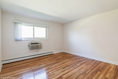 Tiny photo for 8868 Kenneth Drive #2F, Des Plaines, IL 60016 (MLS # 12462557)