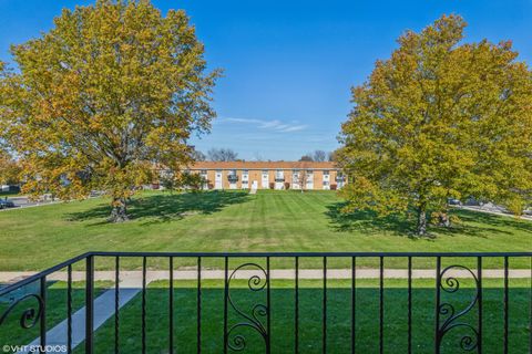 Tiny photo for 8868 Kenneth Drive #2F, Des Plaines, IL 60016 (MLS # 12462557)
