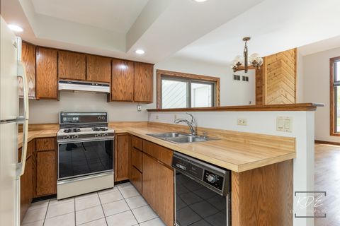 Tiny photo for 1213 Yorkshire Drive, Naperville, IL 60563 (MLS # 12611320)