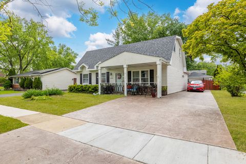 Photo of 275 Plainview Drive, Bolingbrook, IL 60440 (MLS # 12648230)
