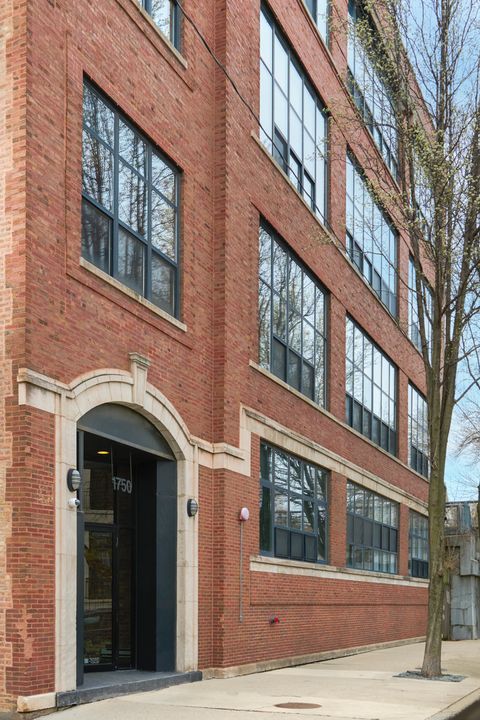 Photo of 1750 N Wolcott Avenue #405, Chicago, IL 60622 (MLS # 12609266)