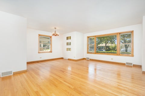 Tiny photo for 7046 W Cleveland Street, Niles, IL 60714 (MLS # 12743259)