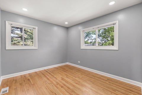 Tiny photo for 501 Lafayette Lane, Hoffman Estates, IL 60169 (MLS # 12715771)