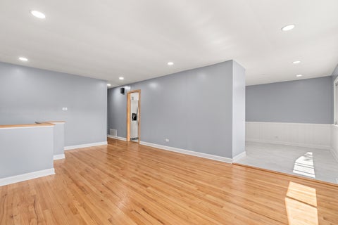 Tiny photo for 501 Lafayette Lane, Hoffman Estates, IL 60169 (MLS # 12715771)